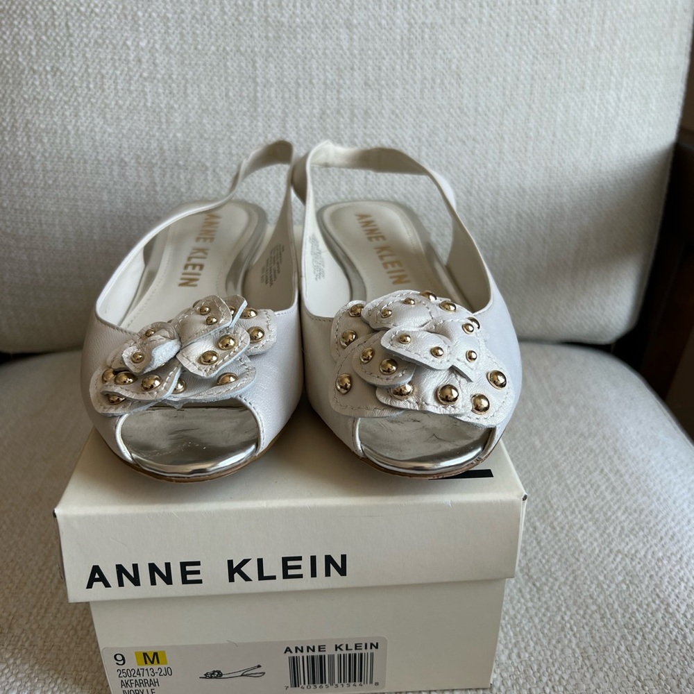 NWT Anne Klein White Silver Leather slingback Sandals Size 9 - Picture 2 of 6